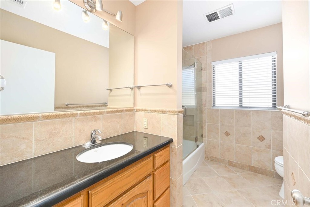 5732 E Oakbrook Street