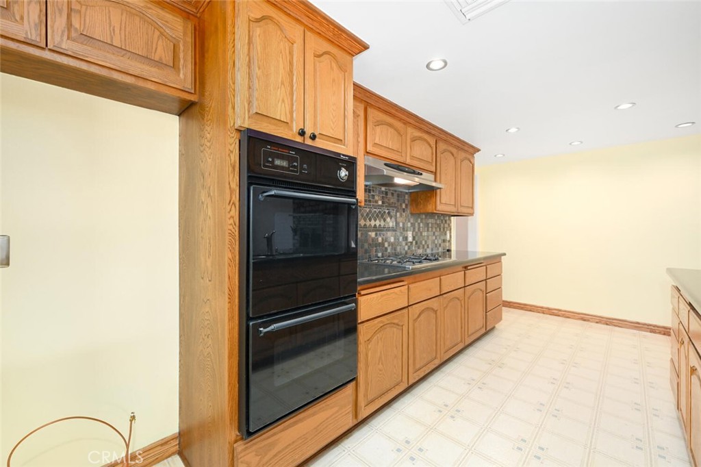 5732 E Oakbrook Street