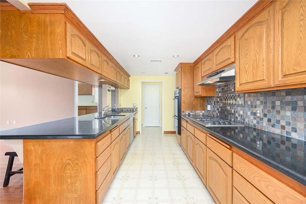 5732 E Oakbrook Street