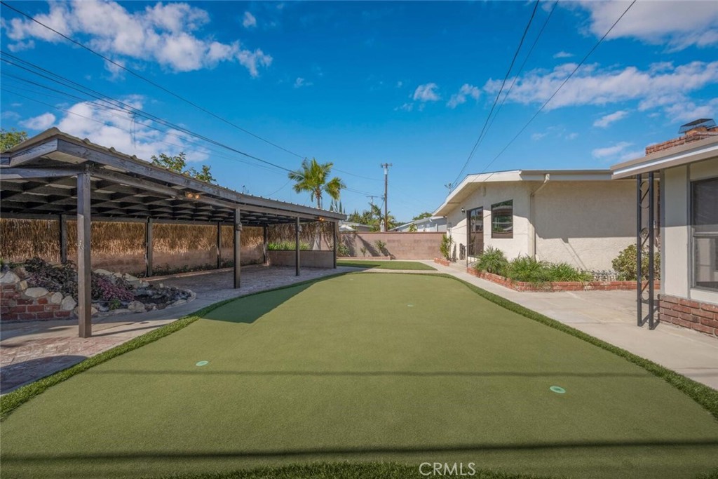 5732 E Oakbrook Street