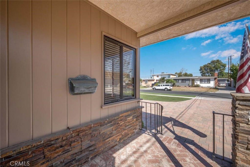 5732 E Oakbrook Street