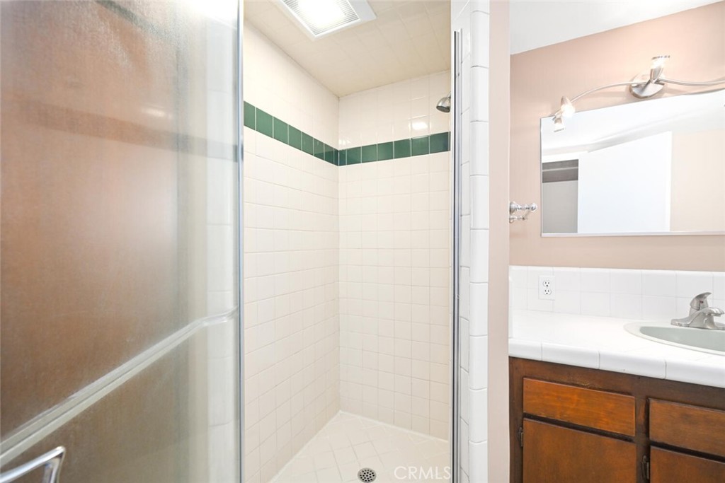 5732 E Oakbrook Street