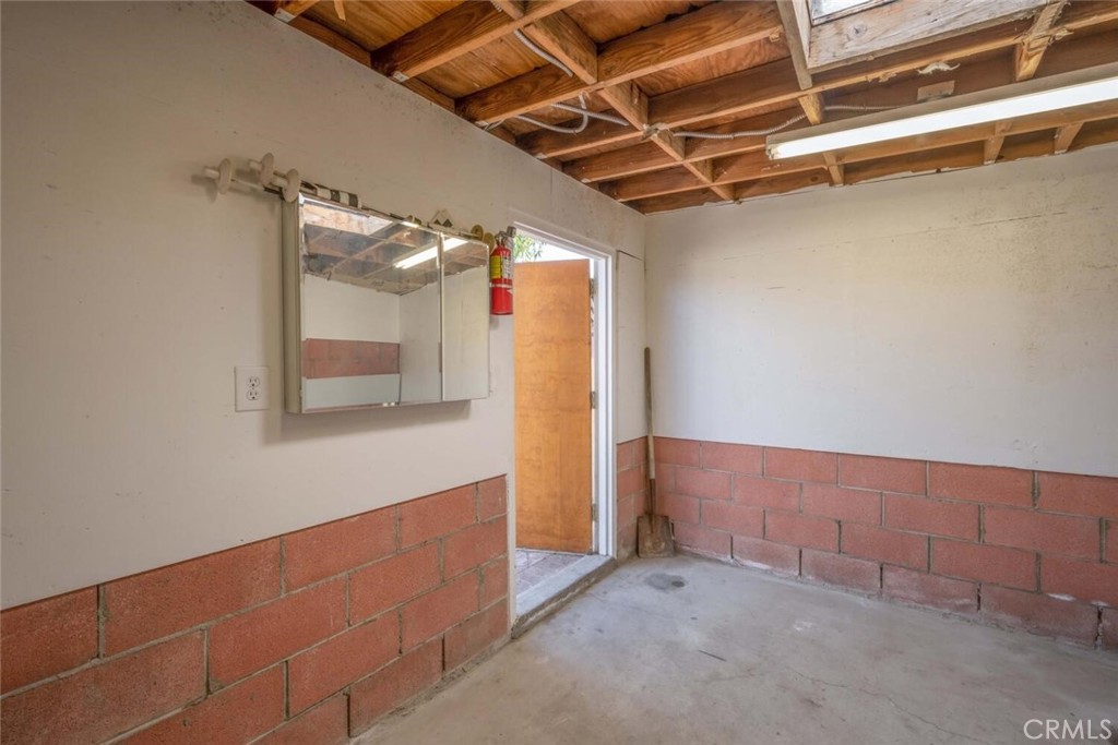 5732 E Oakbrook Street