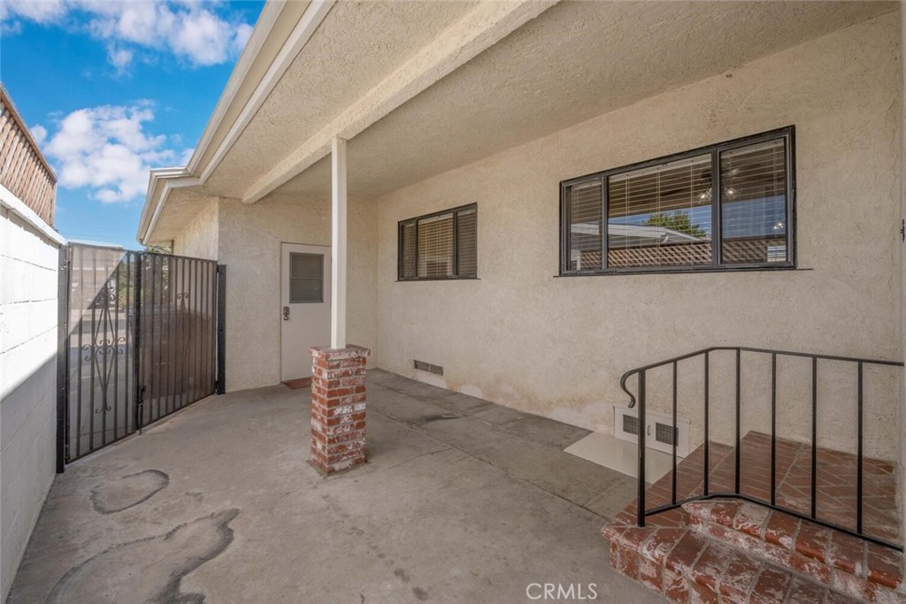 5732 E Oakbrook Street