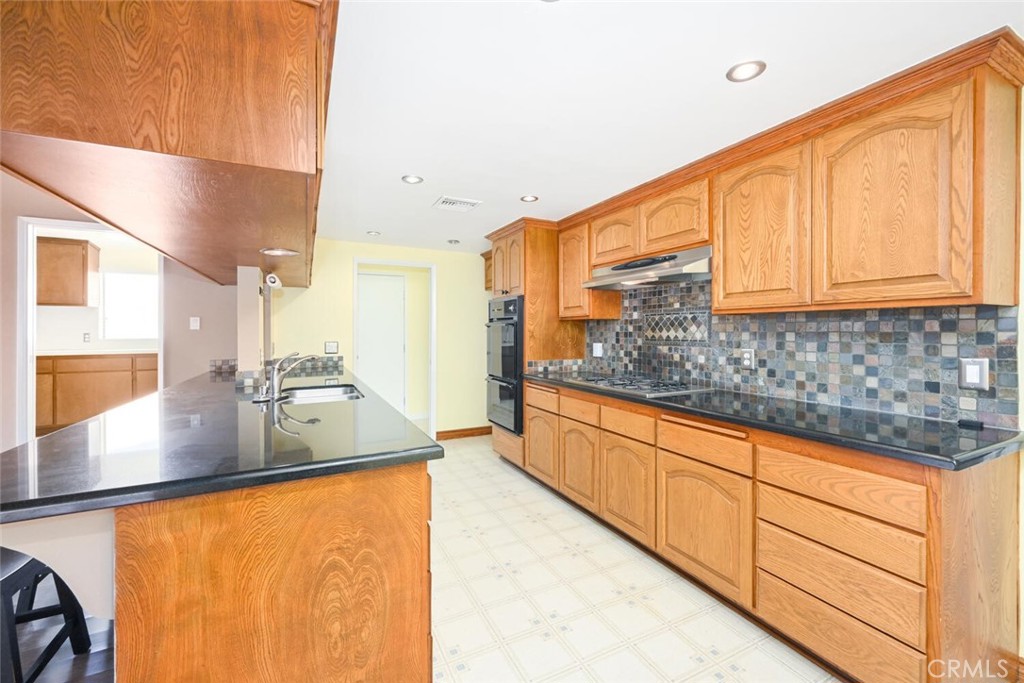 5732 E Oakbrook Street