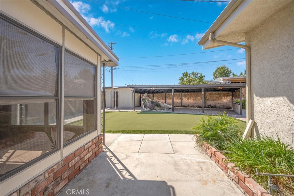 5732 E Oakbrook Street