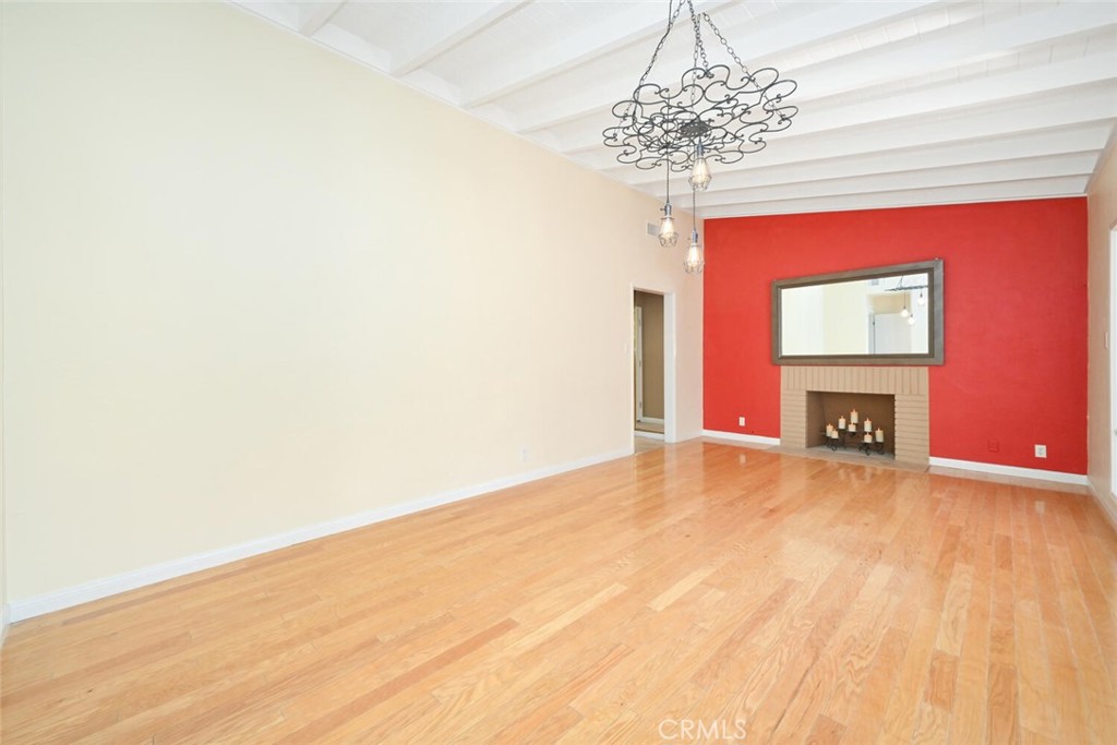 5732 E Oakbrook Street