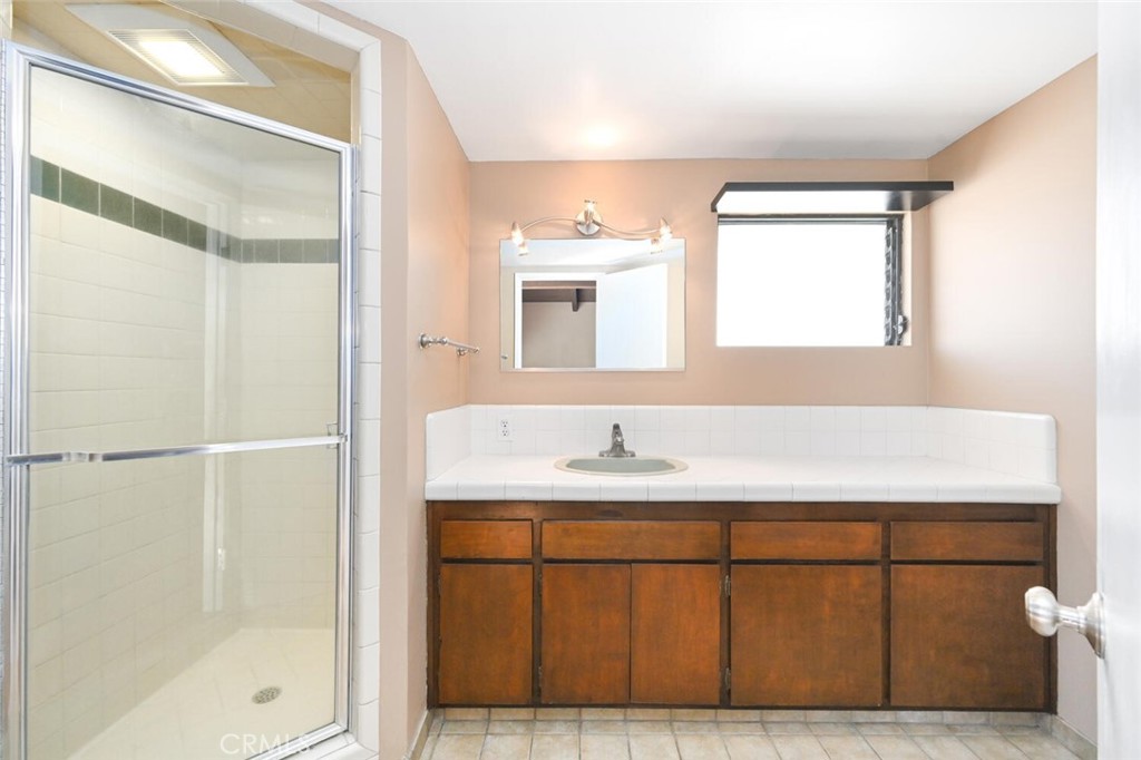 5732 E Oakbrook Street