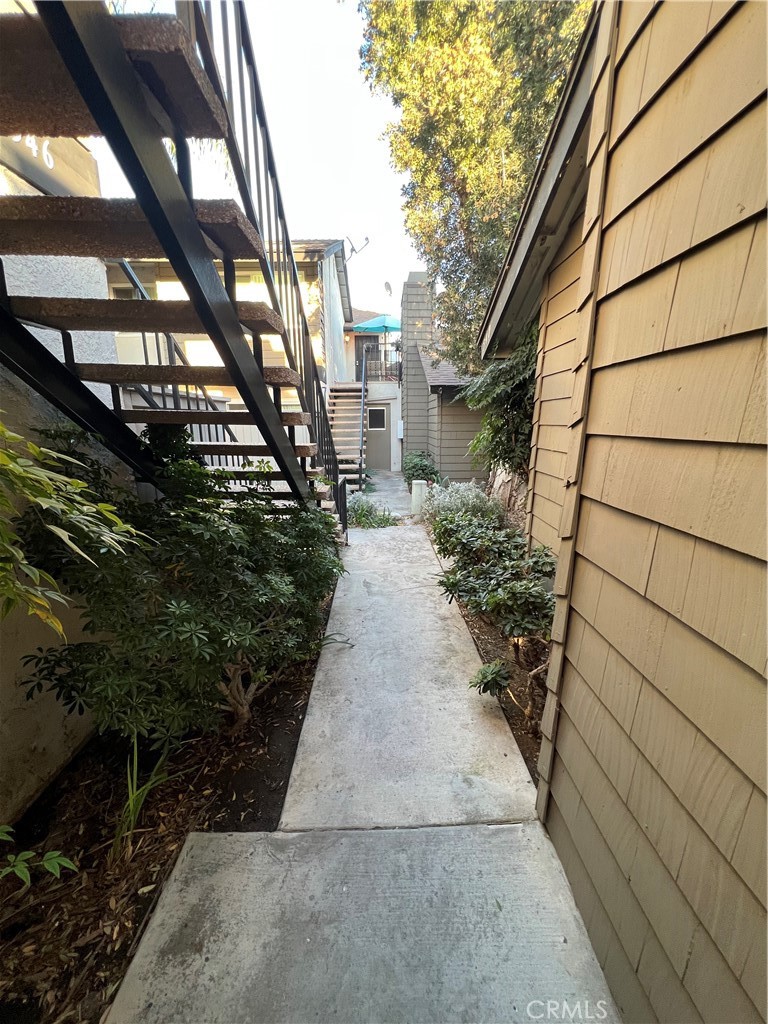 546 W Dunton Avenue 27