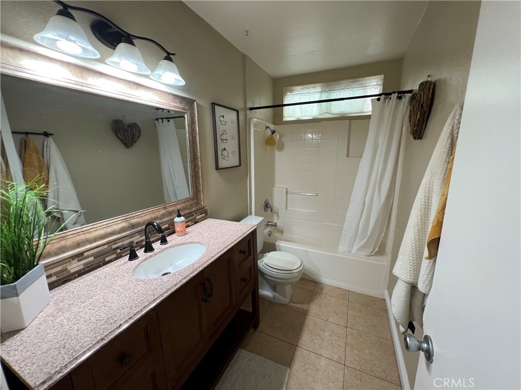 546 W Dunton Avenue 27