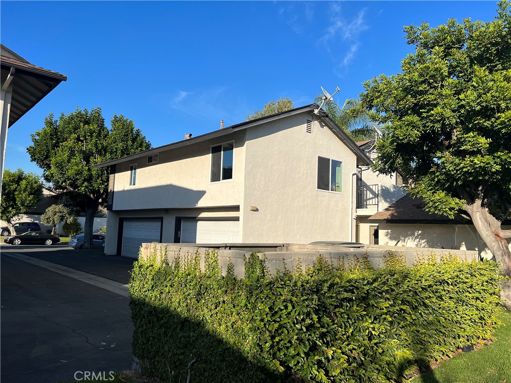 546 W Dunton Avenue 27