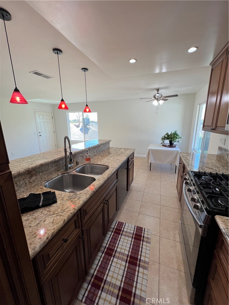 546 W Dunton Avenue 27