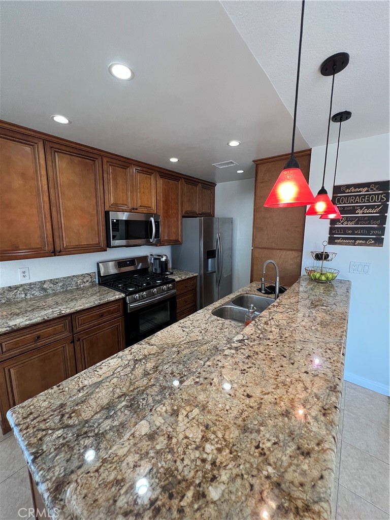 546 W Dunton Avenue 27