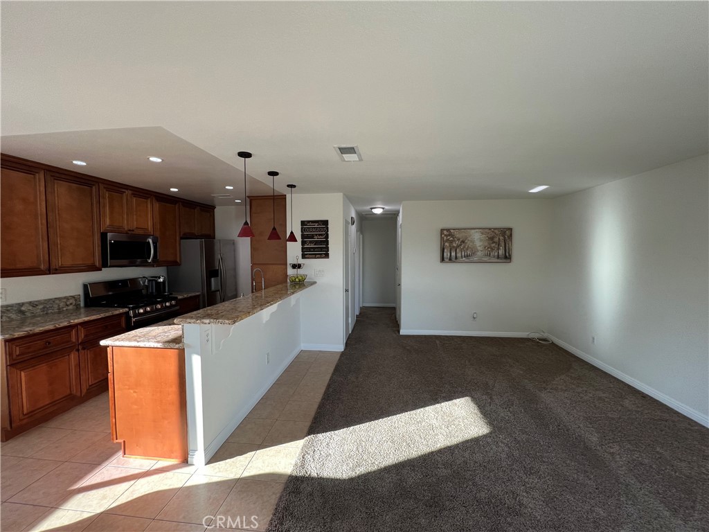 546 W Dunton Avenue 27