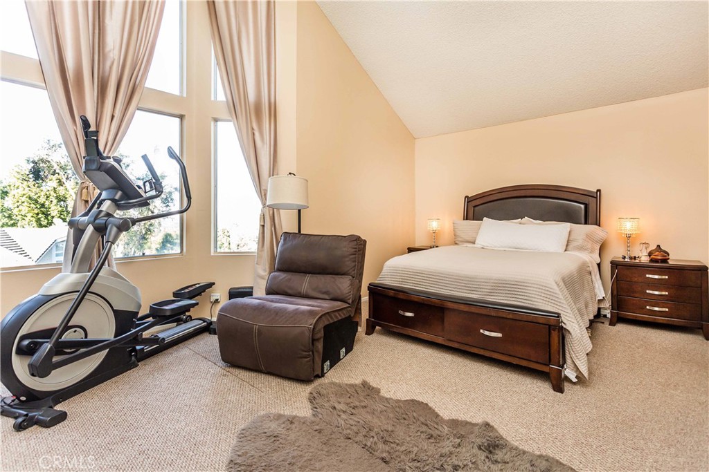 4861 E Fairfield Street