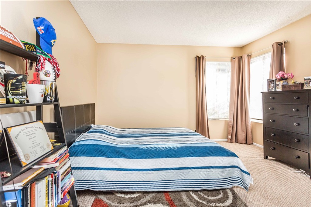 4861 E Fairfield Street