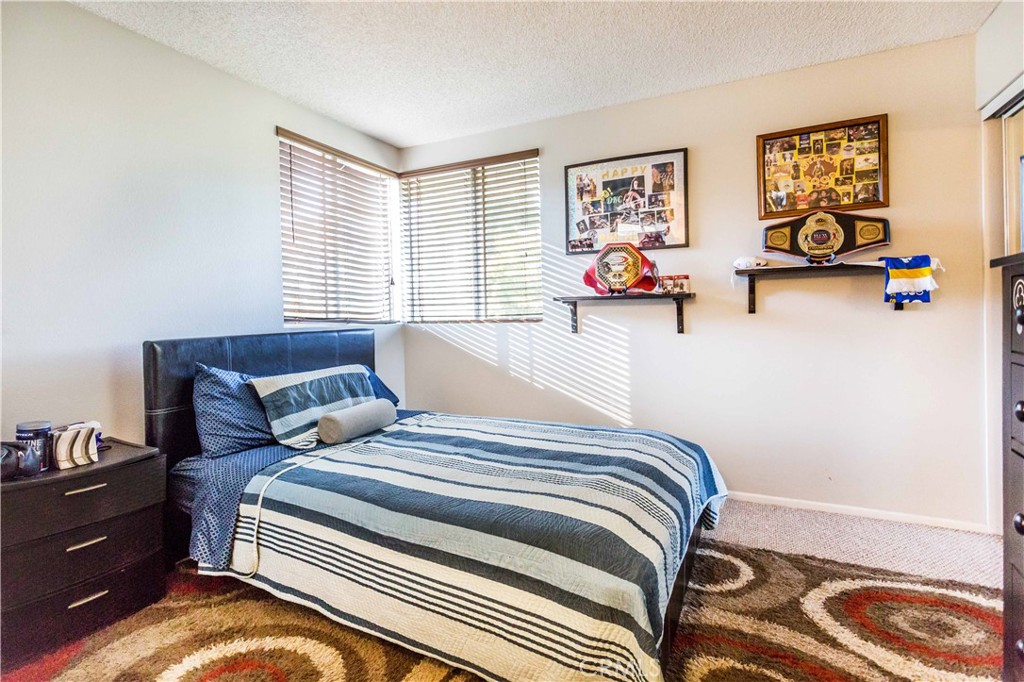 4861 E Fairfield Street