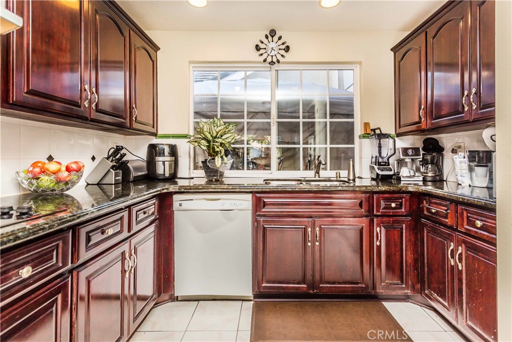 4861 E Fairfield Street