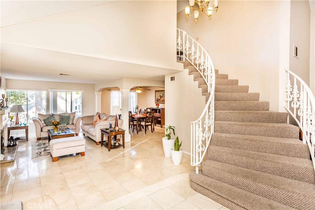 4861 E Fairfield Street