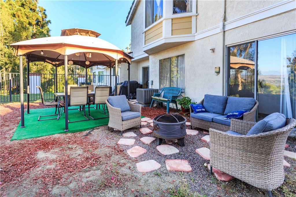 4861 E Fairfield Street