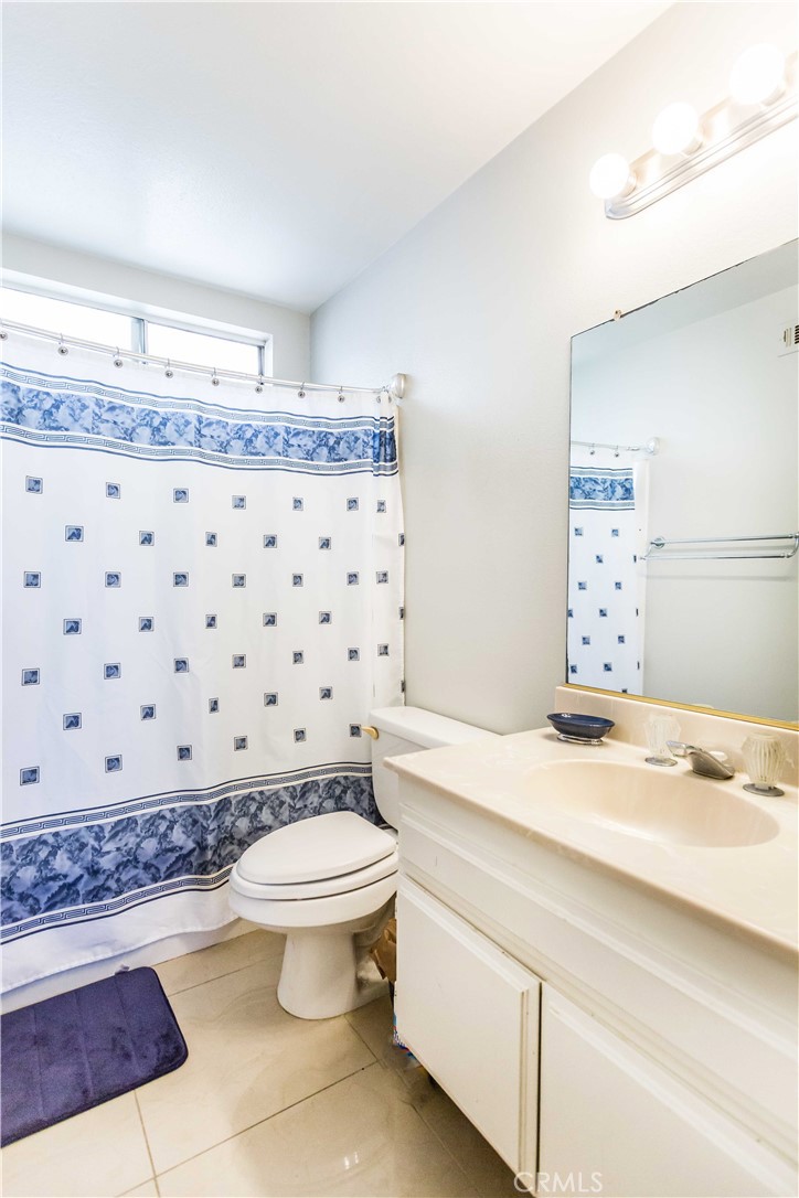 4861 E Fairfield Street