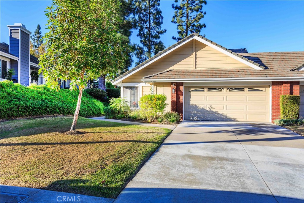 4861 E Fairfield Street