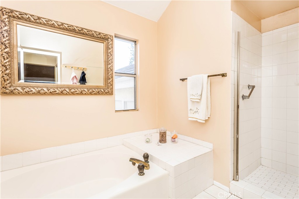 4861 E Fairfield Street