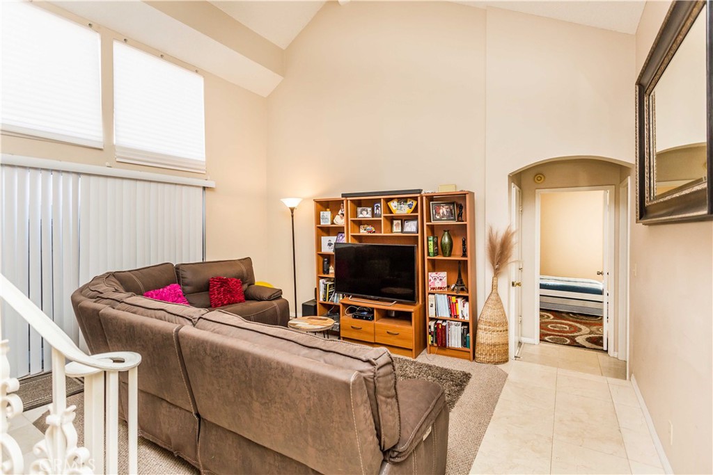 4861 E Fairfield Street