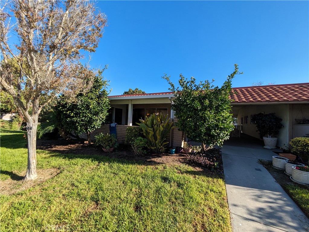 952 Avenida Carmel Q