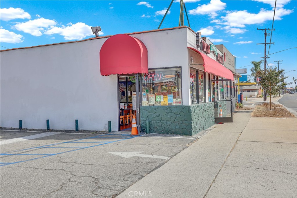 5803 Imperial Highway