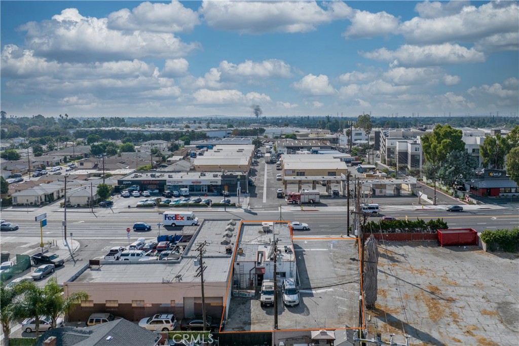 5803 Imperial Highway