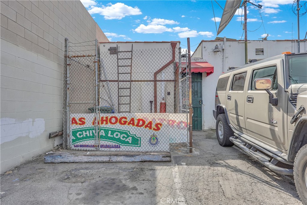 5803 Imperial Highway