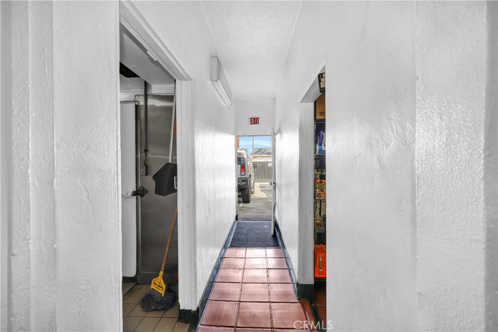 5803 Imperial Highway