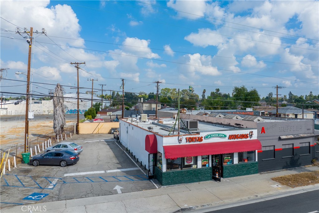 5803 Imperial Highway