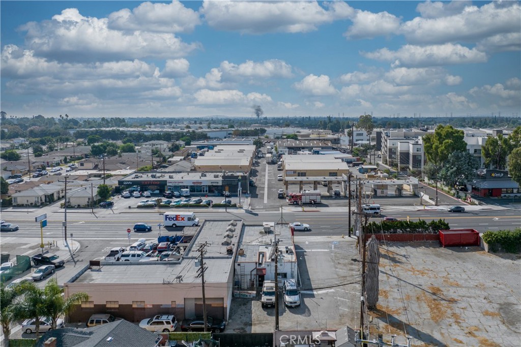 5803 Imperial Highway