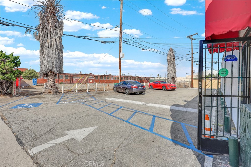 5803 Imperial Highway