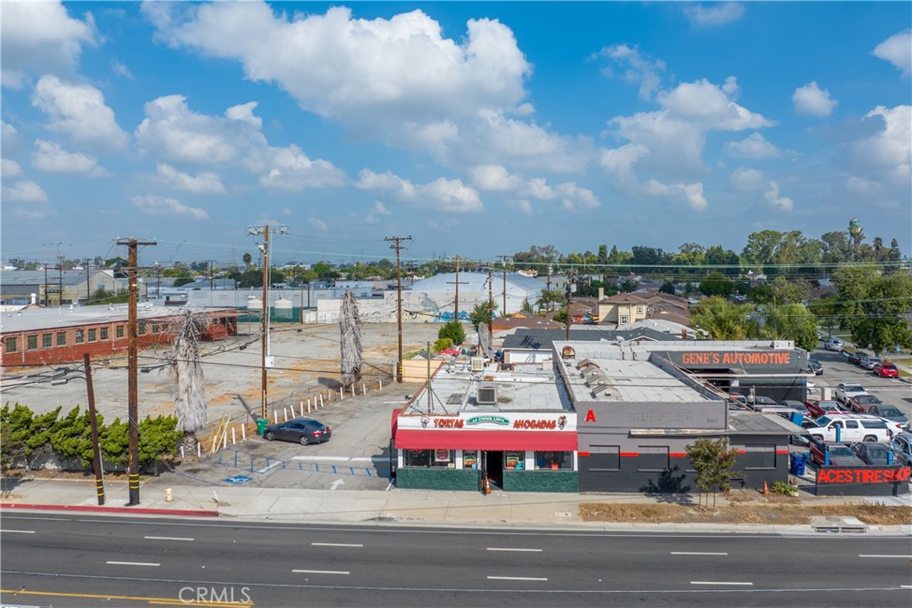 5803 Imperial Highway