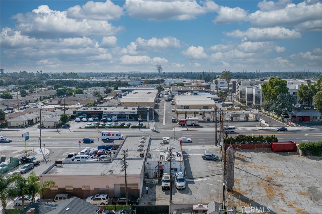5803 Imperial Highway