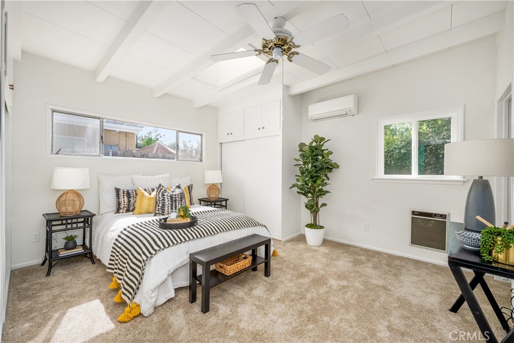 4203 N Greenbrier Road