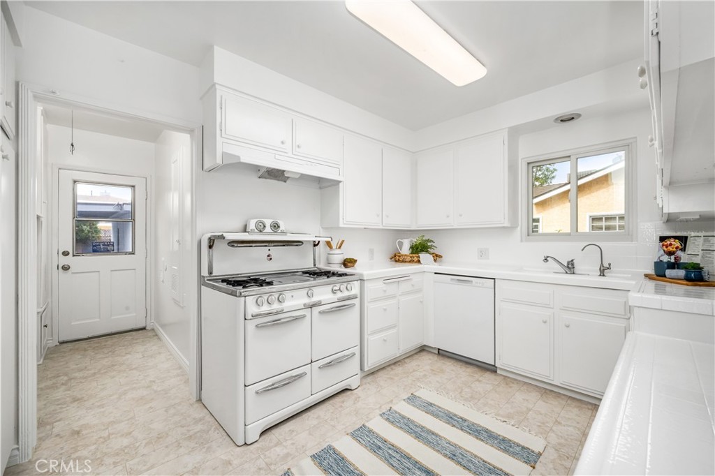 4203 N Greenbrier Road