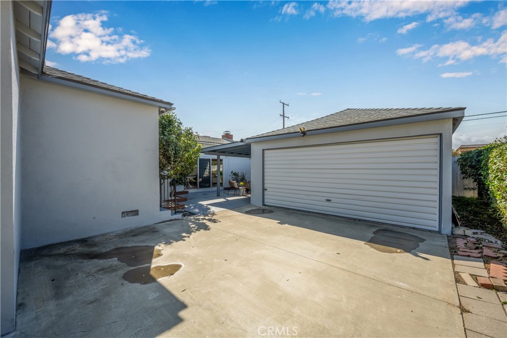 4203 N Greenbrier Road