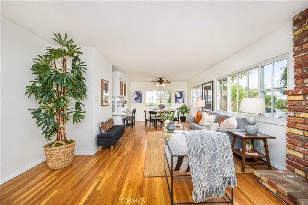 4203 N Greenbrier Road