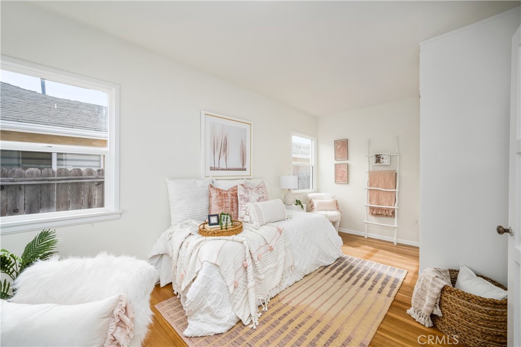 4203 N Greenbrier Road