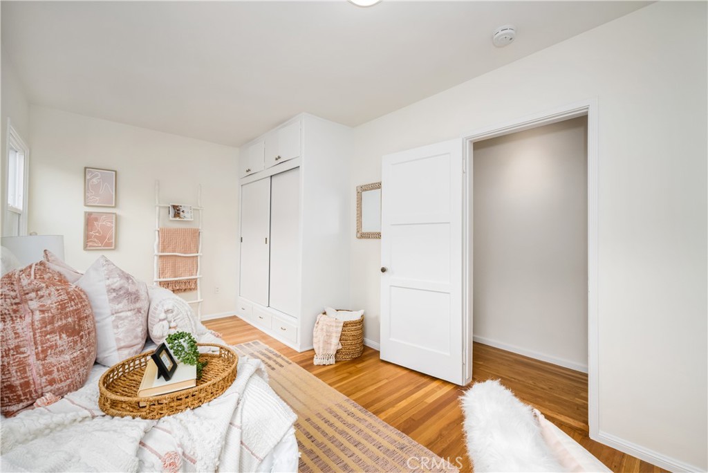 4203 N Greenbrier Road