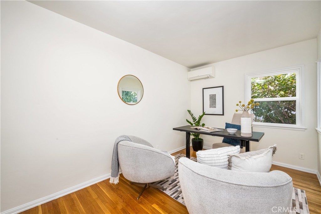 4203 N Greenbrier Road