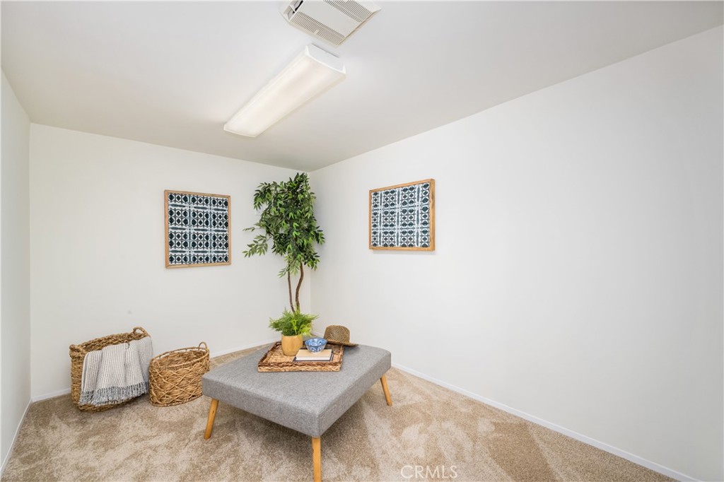 4203 N Greenbrier Road