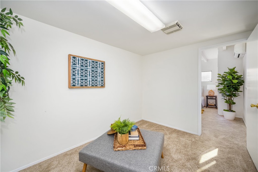 4203 N Greenbrier Road