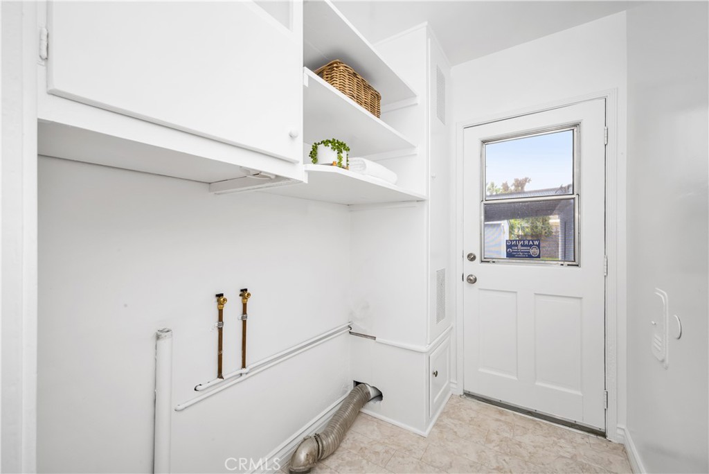 4203 N Greenbrier Road