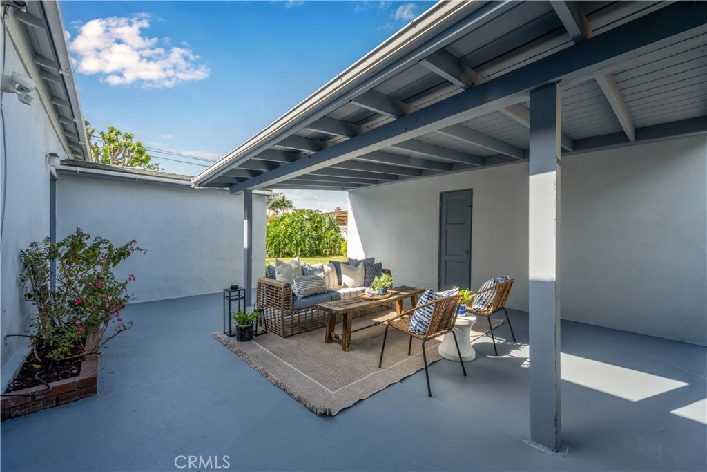 4203 N Greenbrier Road