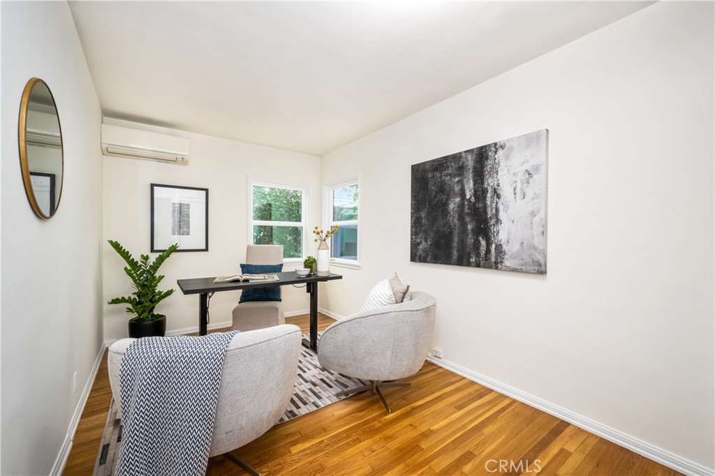 4203 N Greenbrier Road